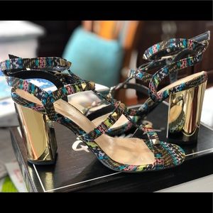 Women’s heels size 6